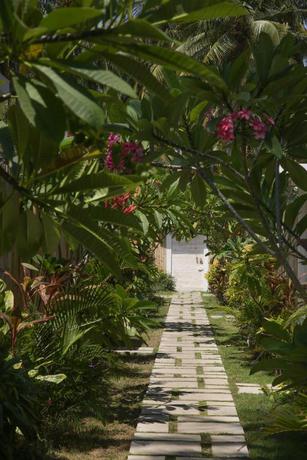 Imagen de los exteriores del Hotel Villas Edenia. Foto 9
