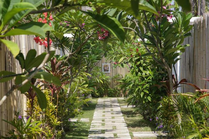 Imagen de los exteriores del Hotel Villas Edenia. Foto 12