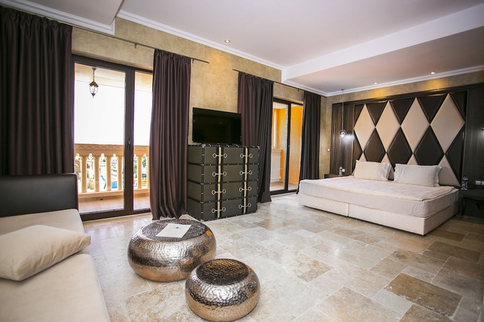 Imagen de la habitación del Hotel Villas Elenite Premium. Foto 4