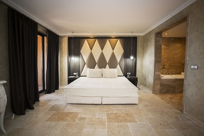 Imagen de la habitación del Hotel Villas Elenite Premium. Foto 15