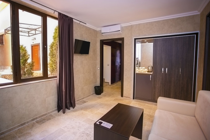 Imagen de la habitación del Hotel Villas Elenite Premium. Foto 16