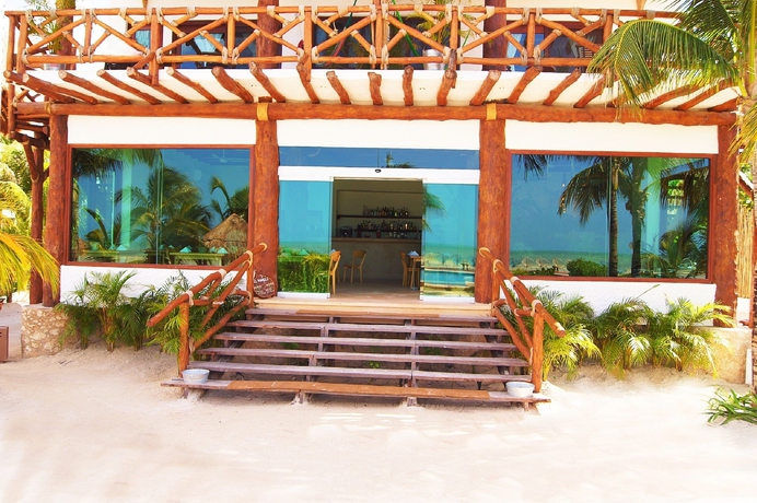 Imagen de los exteriores del Hotel Villas Flamingos. Foto 14