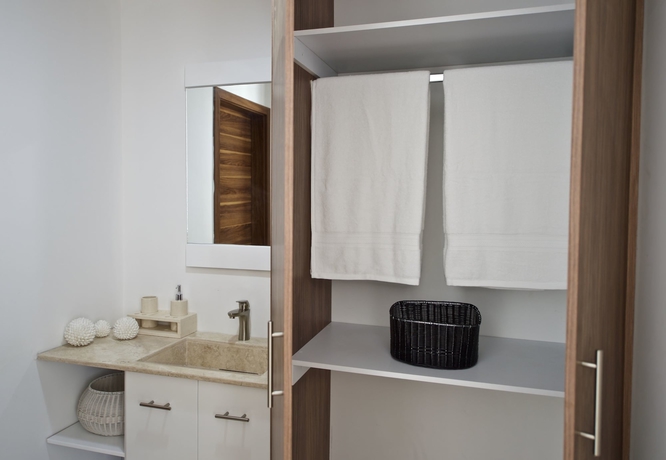 Imagen de la habitación del Hotel Villas Grand Gardenia. Foto 7