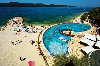 Imagen de la piscina del Hotel Villas Kornati. Foto 8