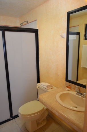 Imagen de la habitación del Hotel Villas La Lupita. Foto 4