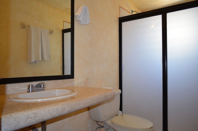 Imagen de la habitación del Hotel Villas La Lupita. Foto 5