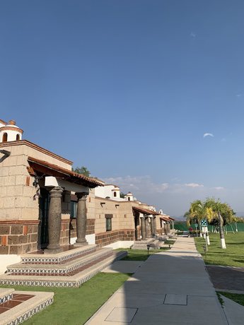 Imagen de la habitación del Hotel Villas Mahando. Foto 7