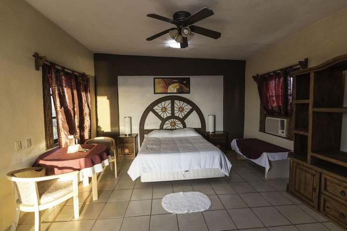 Imagen de la habitación del Hotel Villas Mar y Arena. Foto 2