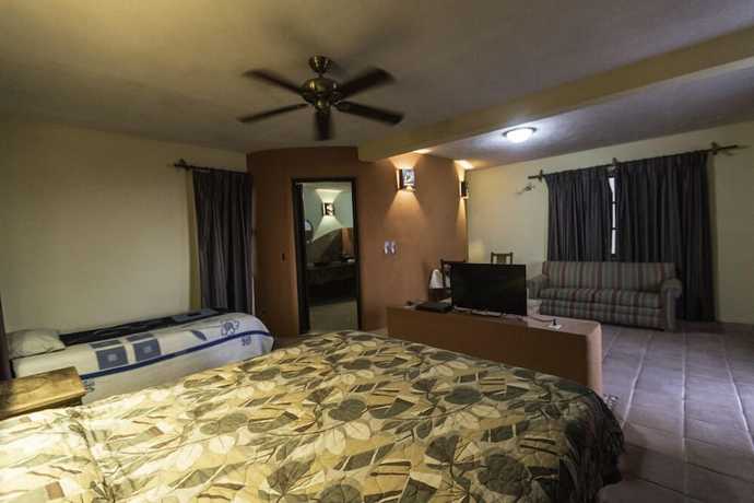 Imagen de la habitación del Hotel Villas Mar y Arena. Foto 3