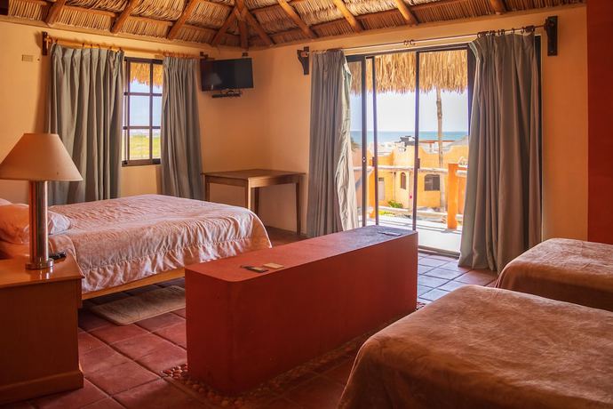 Imagen de la habitación del Hotel Villas Mar y Arena. Foto 4