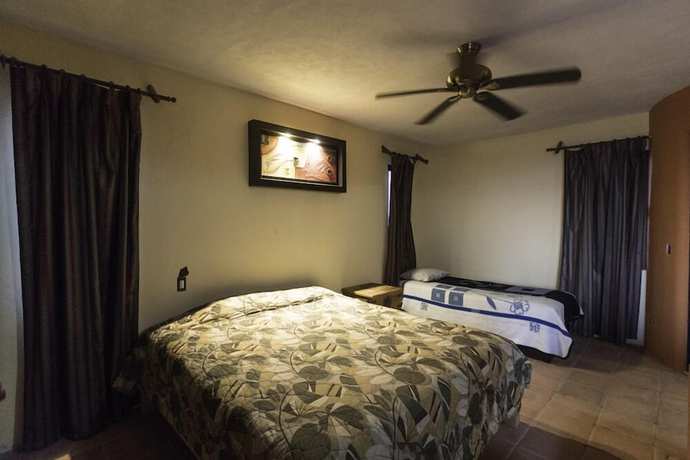 Imagen de la habitación del Hotel Villas Mar y Arena. Foto 15