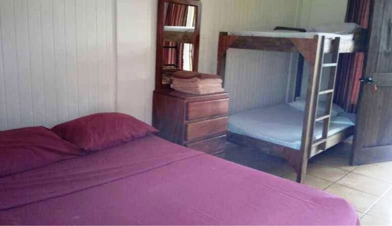 Imagen de la habitación del Hotel Villas Mar&iacute;a Luisa Lodge. Foto 16