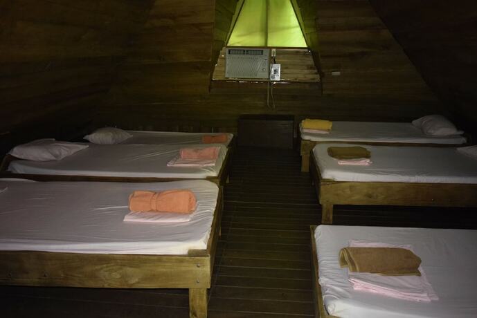 Imagen de la habitación del Hotel Villas Mar&iacute;a Luisa Lodge. Foto 17