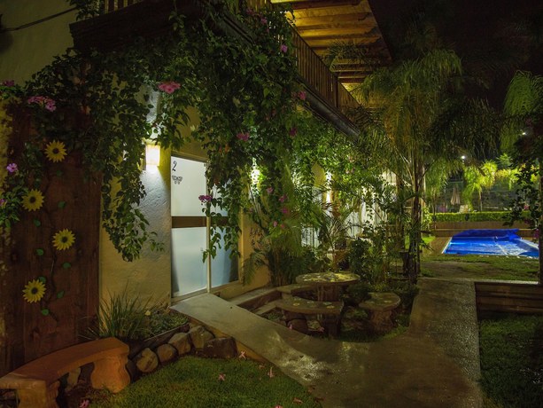 Imagen de los exteriores del Hotel Villas Mariposas. Foto 20