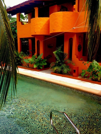 Imagen de la piscina del Hotel Villas Miramar. Foto 11