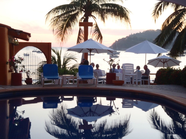 Imagen de la piscina del Hotel Villas Miramar. Foto 14