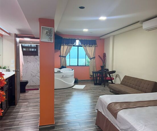 Imagen de la habitación del Hotel Villas Noelia. Foto 15