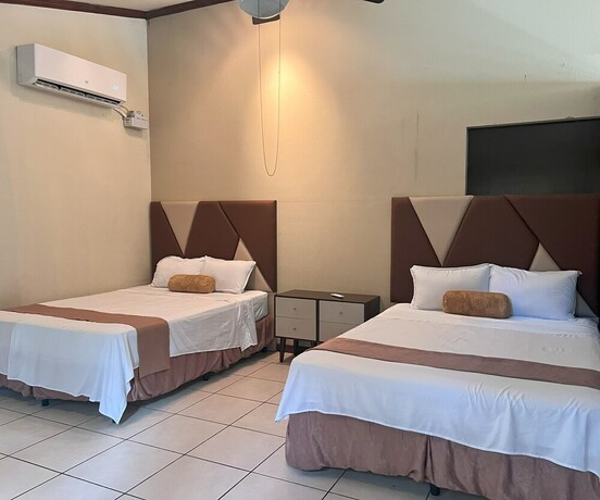 Imagen general del Hotel Villas Noelia. Foto 7