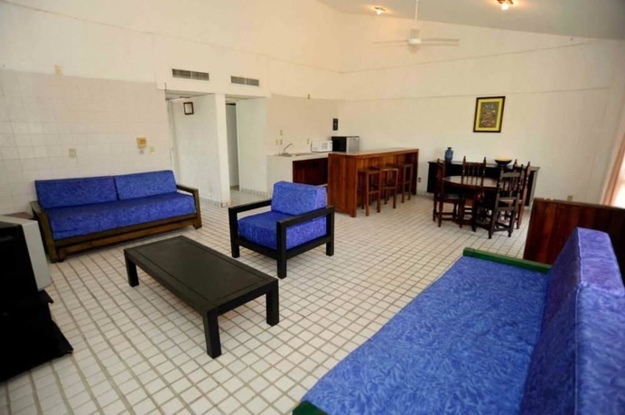 Imagen del bar/restaurante del Hotel Villas Para&iacute;so. Foto 3