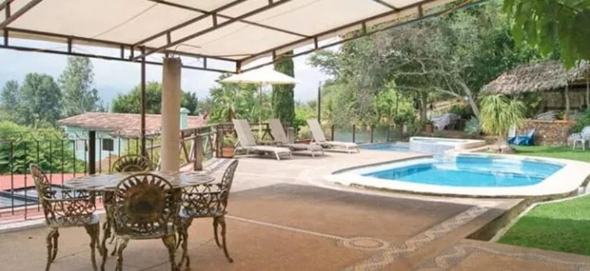 Imagen de la piscina del Hotel Villas Paraiso. Foto 20