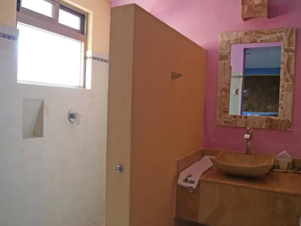 Imagen de la habitación del Hotel Villas Paraiso. Foto 16