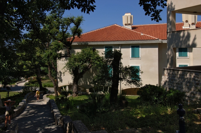 Imagen de los exteriores del Hotel Villas Plat. Foto 7