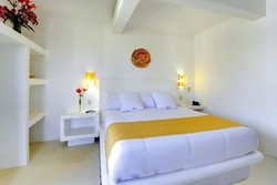 Imagen de la habitación del Hotel Villas Playa Azul. Foto 3