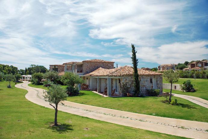 Imagen de los exteriores del Hotel Villas Resort. Foto 8