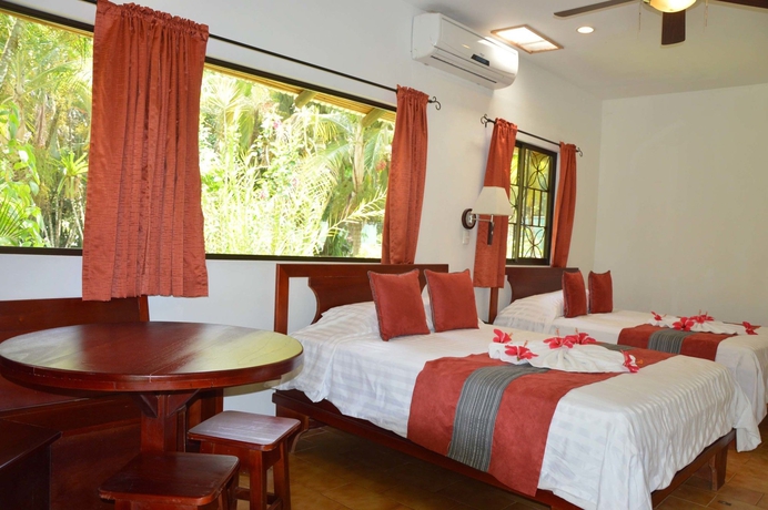 Imagen de la habitación del Hotel Villas Rio Mar. Foto 3