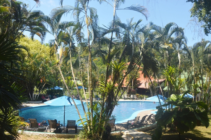 Imagen de la piscina del Hotel Villas Rio Mar. Foto 16