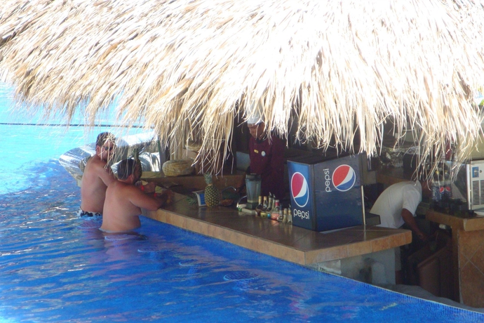 Imagen de la piscina del Hotel Villas Sol and Beach Resort - All Inclusive. Foto 15