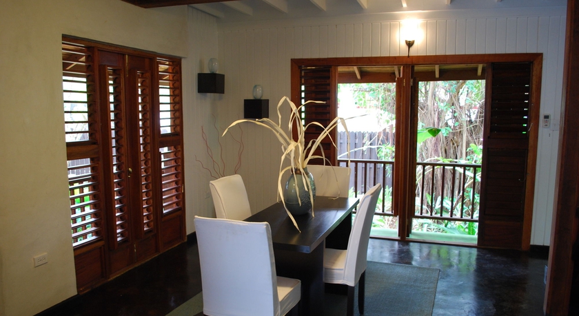 Imagen de la habitación del Hotel Villas Sur Mer. Foto 3