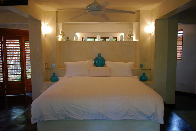 Imagen de la habitación del Hotel Villas Sur Mer. Foto 6