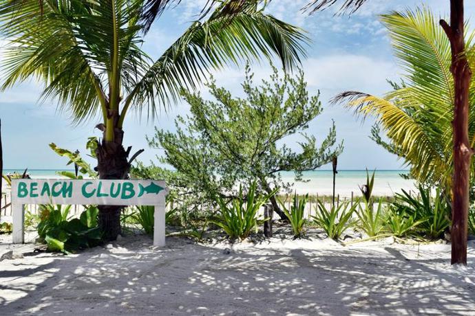 Imagen general del Hotel Villas Tiburon. Foto 4