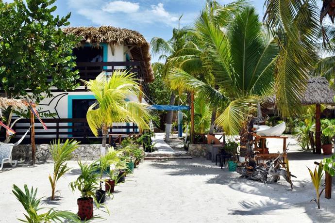 Imagen general del Hotel Villas Tiburon. Foto 7