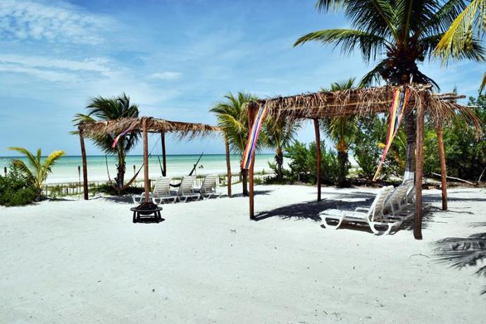 Imagen general del Hotel Villas Tiburon. Foto 12