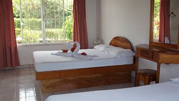 Imagen de la habitación del Hotel Villas Vilma. Foto 6