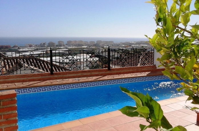 Imagen de la piscina del Hotel Villas Virgen del Mar 6. Foto 19
