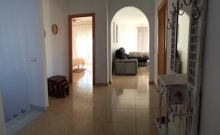 Imagen de los interiores del Hotel Villas Virgen del Mar 6. Foto 18