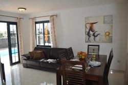 Imagen de los interiores del Hotel Villas Vista Femes. Foto 4