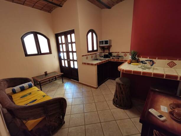 Imagen de la habitación del Hotel Villas Vista Suites. Foto 15
