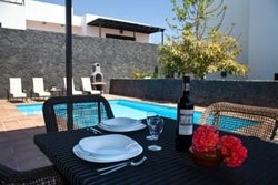 Imagen de los exteriores del Hotel Villas Yaiza Village. Foto 4