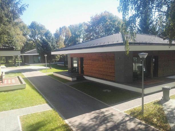 Imagen de los exteriores del Hotel Villas and Apartments Oaza. Foto 9