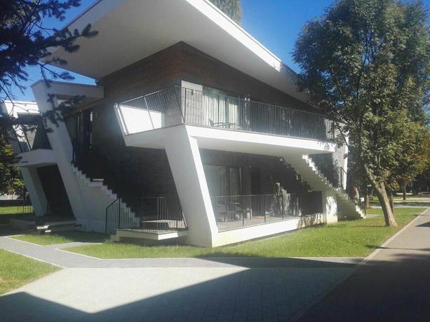 Imagen general del Hotel Villas and Apartments Oaza. Foto 2