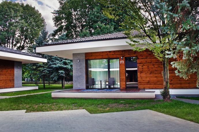 Imagen de los exteriores del Hotel Villas and Apartments Oaza. Foto 12