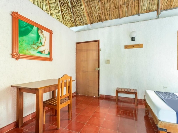 Imagen de la habitación del Hotel Villas del Angel. Foto 11