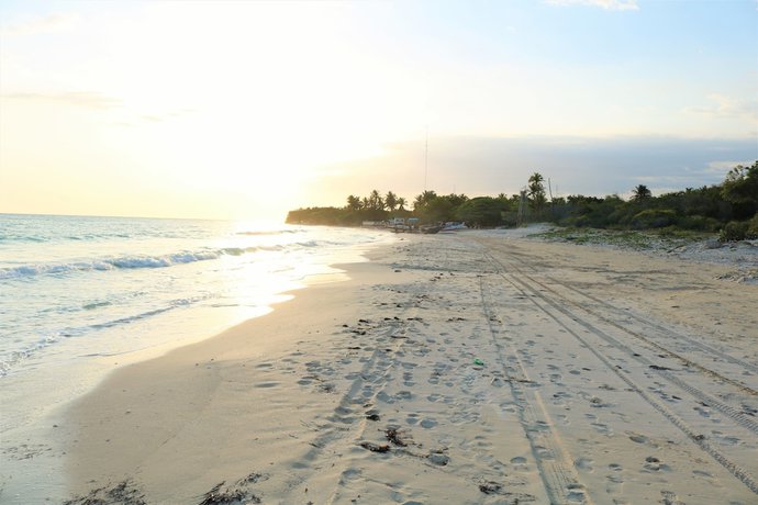 Imagen de los exteriores del Hotel Villas del Mar. Foto 13