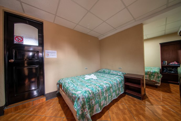 Imagen de la habitación del Hotel Villas del mirador. Foto 13