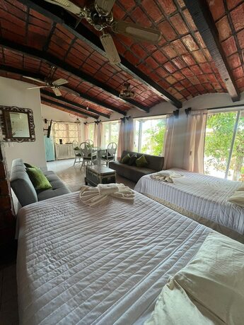Imagen de la habitación del Hotel Villas el Dorado. Foto 20