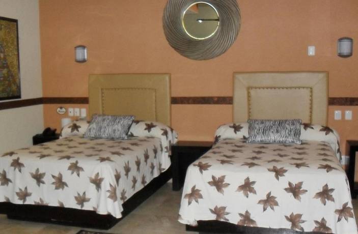 Imagen de la habitación del Hotel Villas y Suites Paraiso del Sur. Foto 6